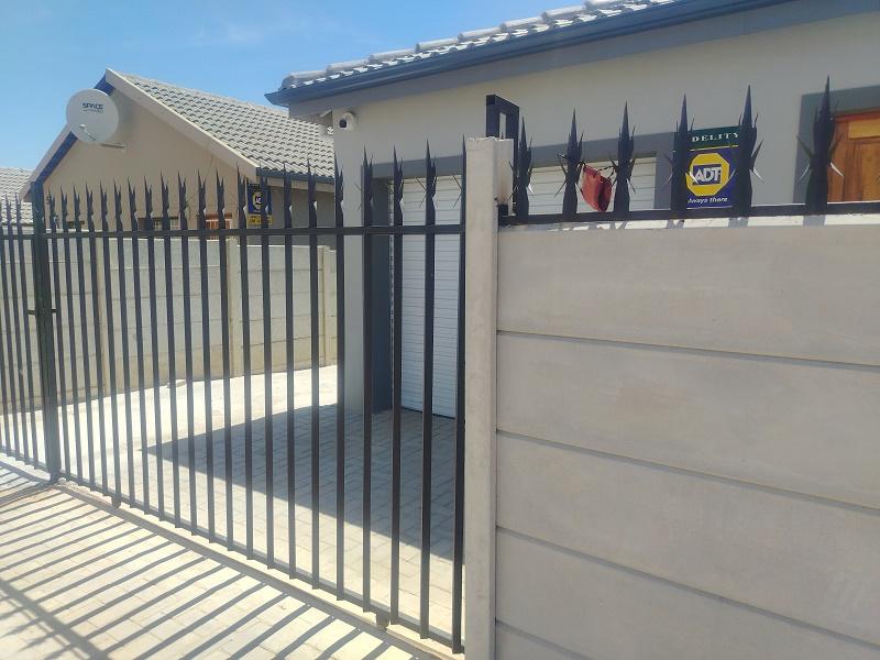 2 Bedroom Property for Sale in Groenheuwel Western Cape